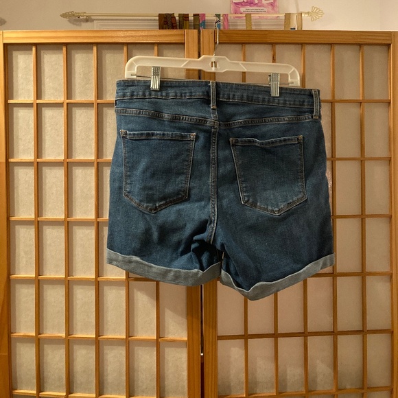 EUC Old Navy 12 Blue Jean Shorts rolled cuffs - Picture 2 of 4